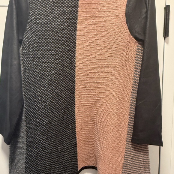 Elegant Women's Striped Long Coat - Picture 3 of 4